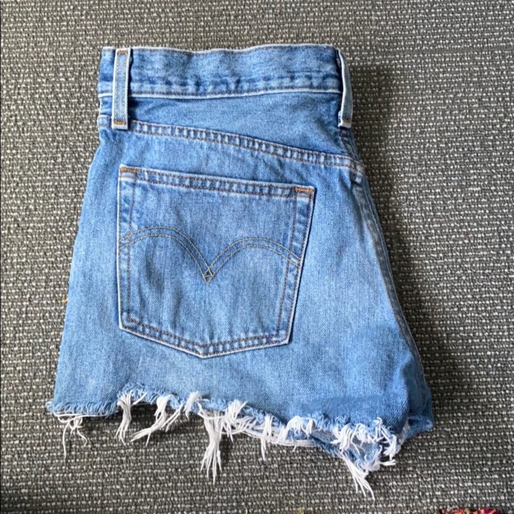 Levi Cut Off Shorts